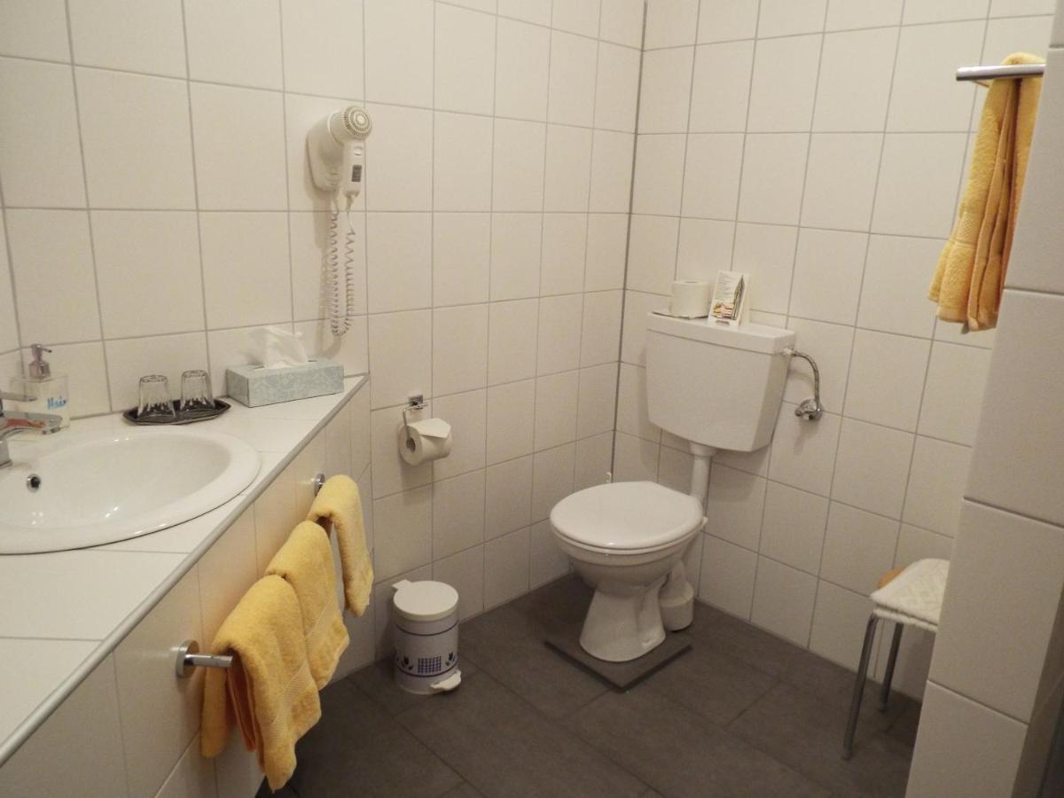 Hotel Garni Zum Reinhardswald Gewissenruh エクステリア 写真