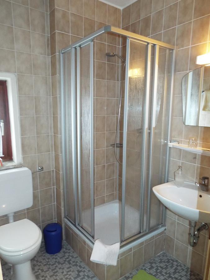 Hotel Garni Zum Reinhardswald Gewissenruh エクステリア 写真